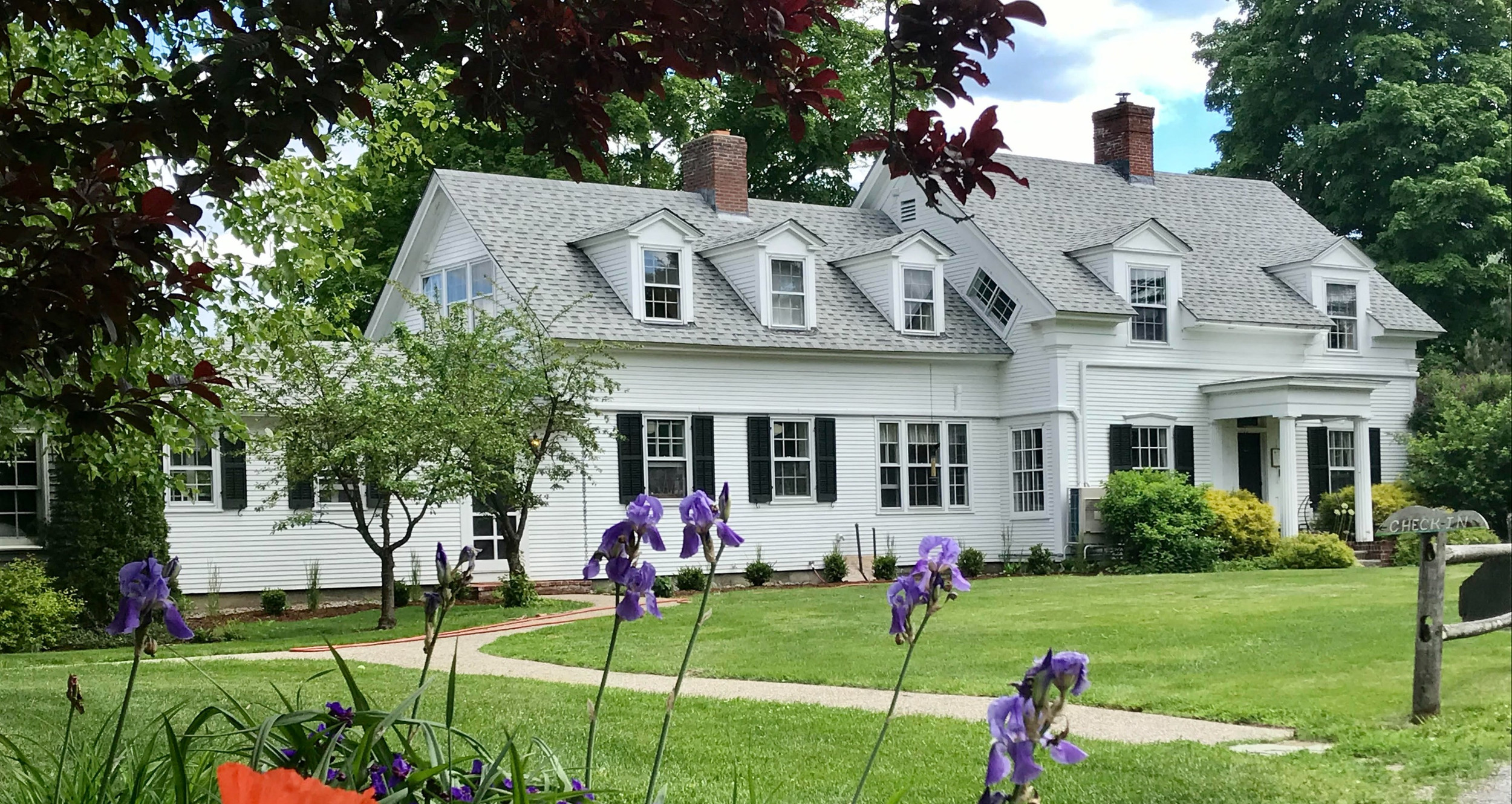 1824 House Inn + Barn