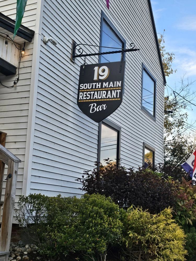 19 South Main Restaurant